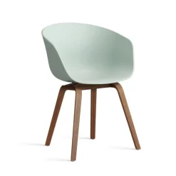 About a chair AAC 22 - pied bois