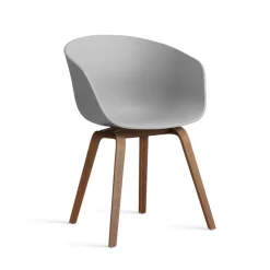 About a chair AAC 22 - pied bois