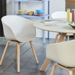 About a chair AAC 22 - pied bois