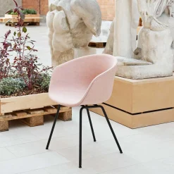 About a Chair AAC 27 pieds noirs