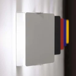 Applique à volet pivotant LED