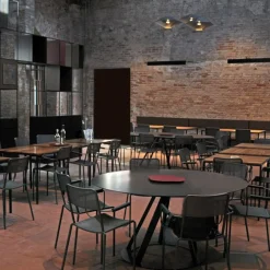 Big Irony Table Ronde