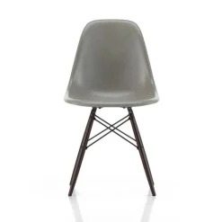 Eames Fiberglass Side Chair DSW - Pieds Érable foncé - Gris clair (Outlet)