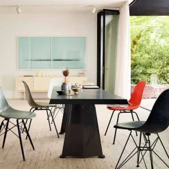 Eames Fiberglass Side Chair DSR