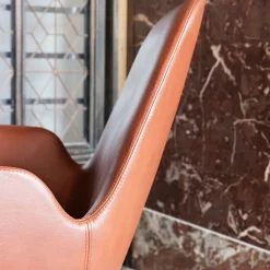 Era lounge chair low swivel cuir