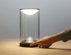 Eva lampe à poser - Argent anodisé (Outlet)