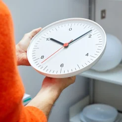 Horloge murale by Jasper Morrison