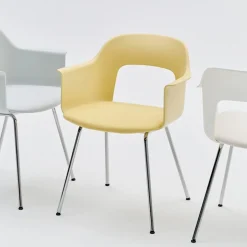 Layout 213 Fauteuil - Pieds acier - Assise rembourrée