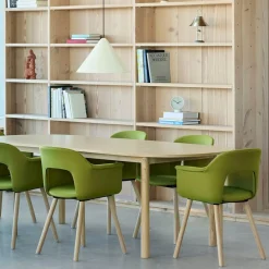 Layout 224 Fauteuil - Pieds bois - Entièrement rembourrée