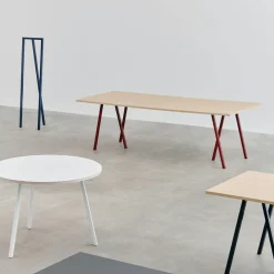 Loop Stand Table