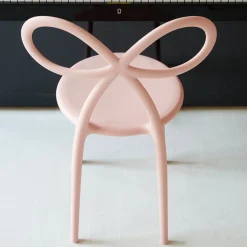Ribbon chair