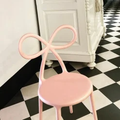 Ribbon chair