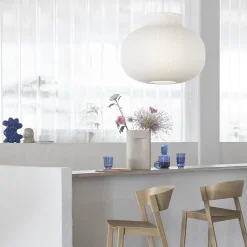 Strand Lamp - Closed