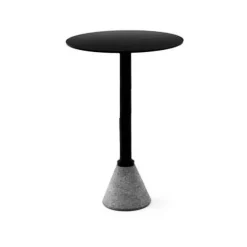 Table one bistrot mange debout