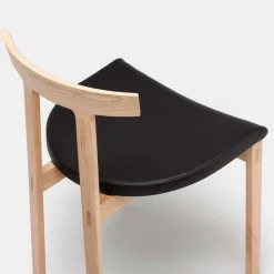 Torii Chaise