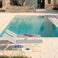 Yard chaise longue